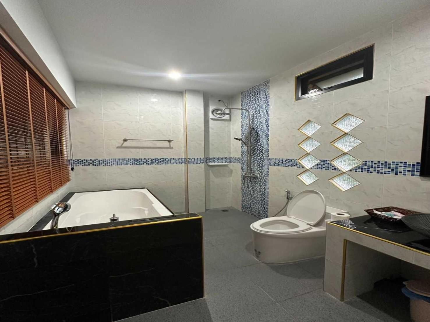 Capital O 75518 Baan Rose Resort Ao Luk 外观 照片