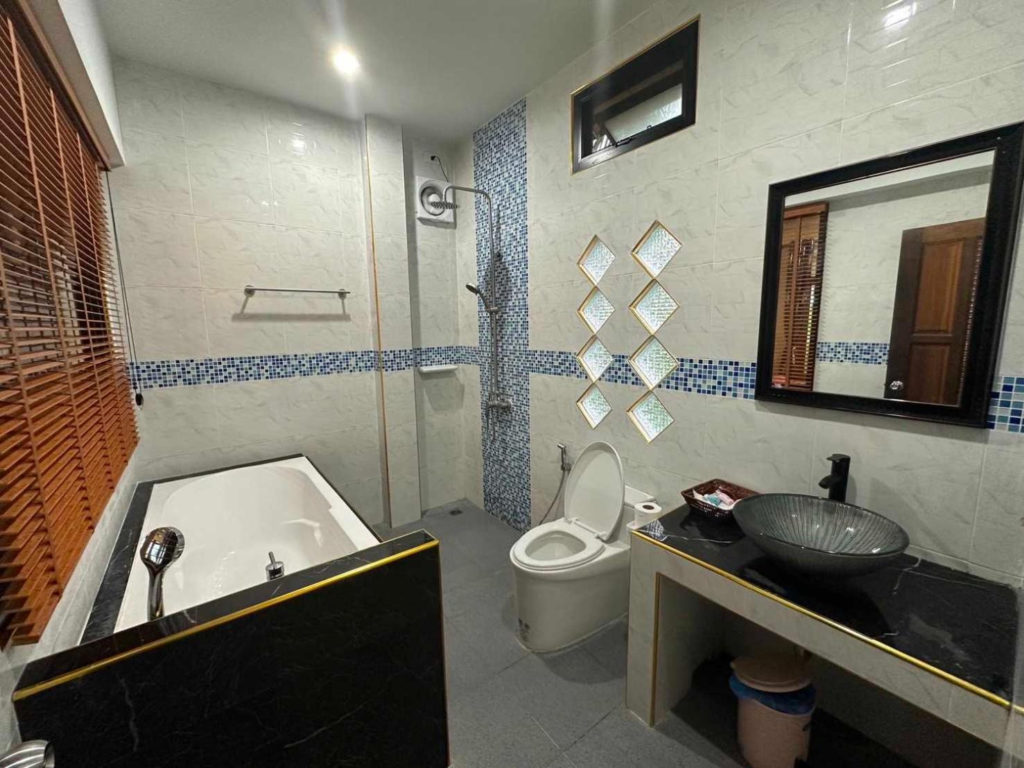 Capital O 75518 Baan Rose Resort Ao Luk 外观 照片